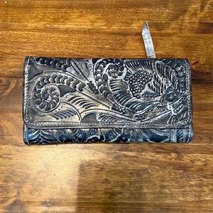 Leaders in Leather Trifold Wallet